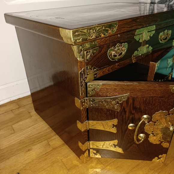 19th century Korean style nightstand - Picture 2 of 4